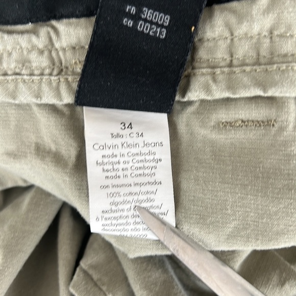 Calvin Klein Jeans Khaki Utility Cargo Shorts - Picture 5 of 7